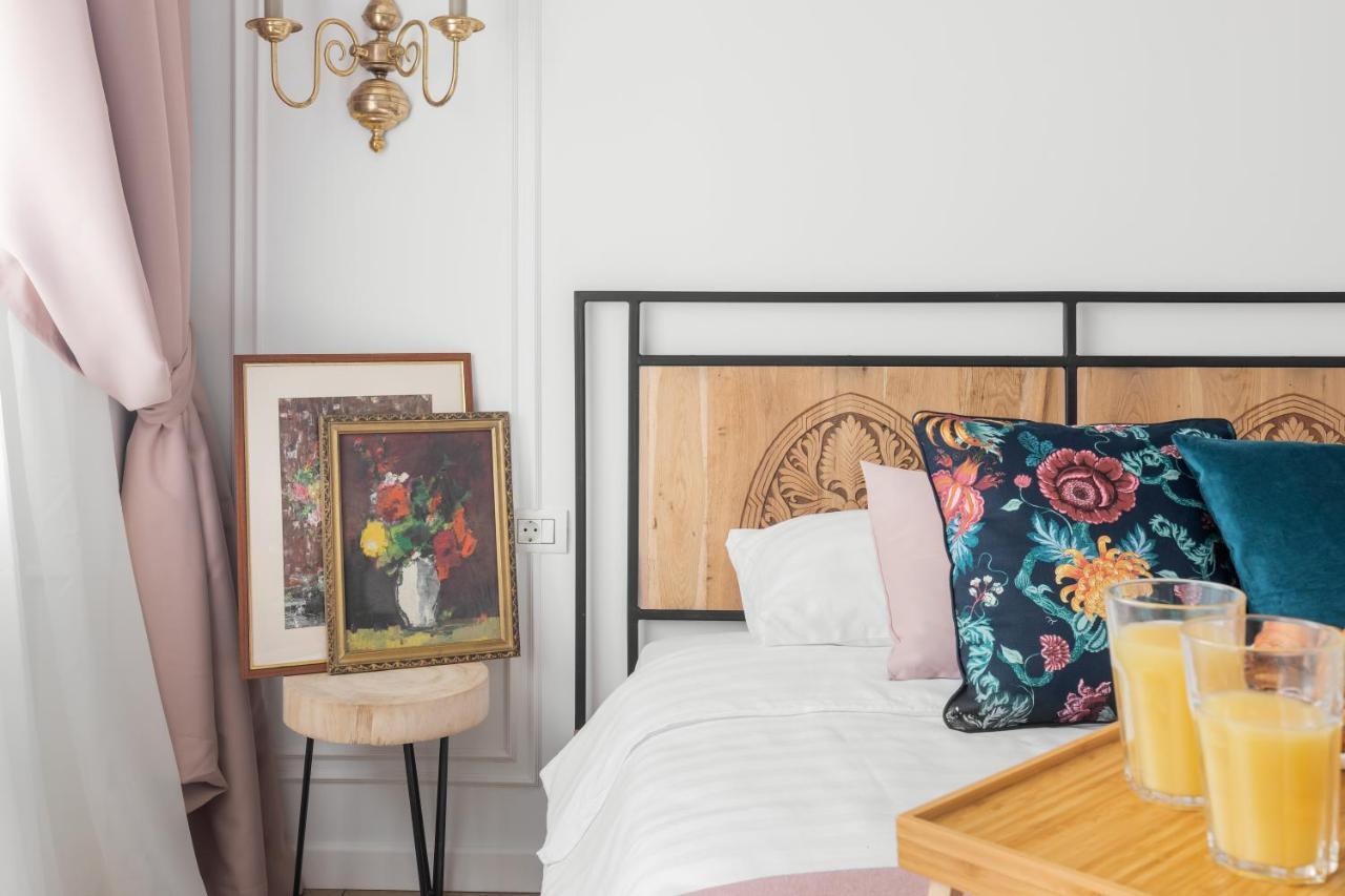 Eclectic 3 Bedroom Calea Victoriei By Urbanesq Bukarest Eksteriør billede