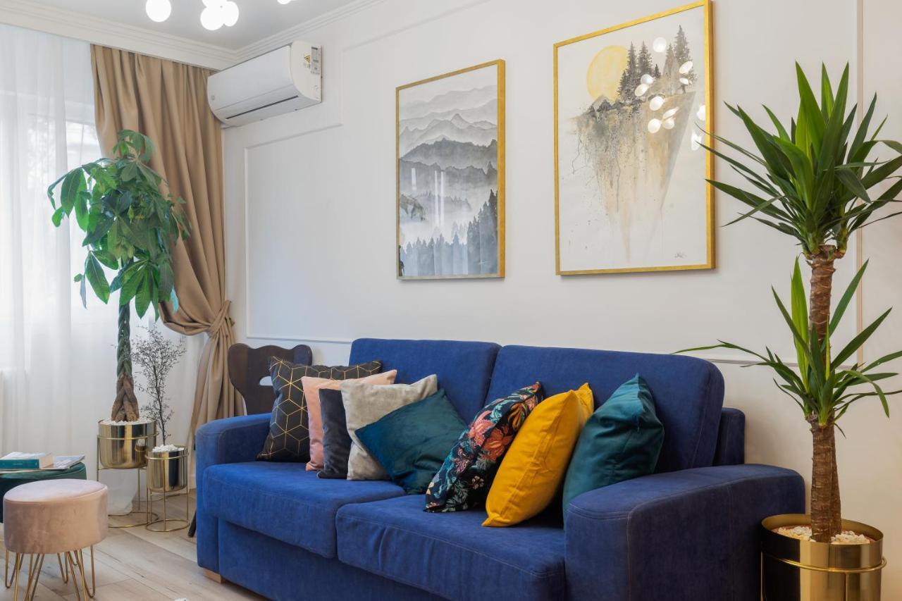 Eclectic 3 Bedroom Calea Victoriei By Urbanesq Bukarest Eksteriør billede