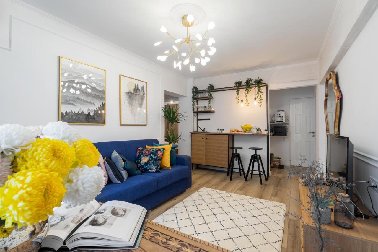 Eclectic 3 Bedroom Calea Victoriei By Urbanesq Bukarest Eksteriør billede